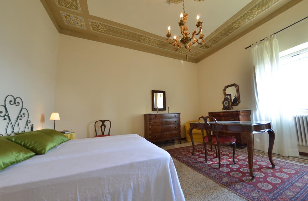 Villa Buonaparte San Miniato Zimmer foto